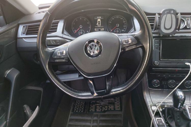 Used Volkswagen Passat 2017 330TSI DSG Luxury Edition
