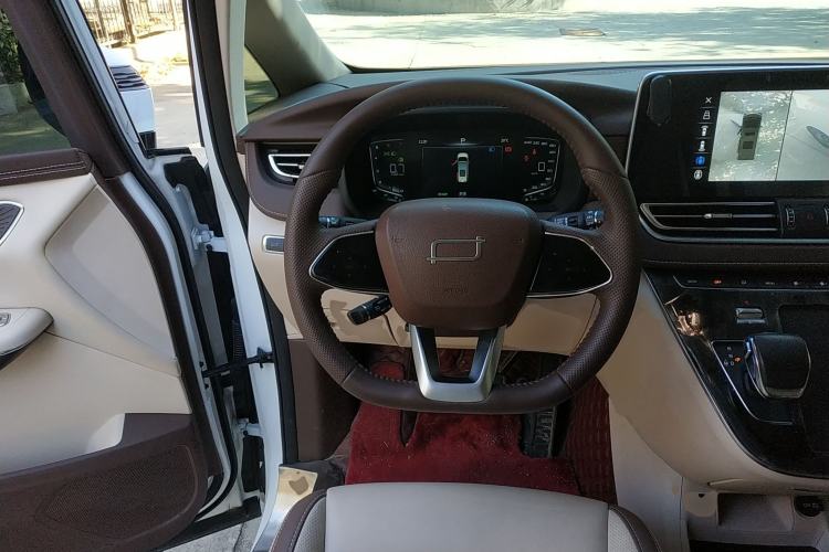 Used Bestune M9 2023 2.0T Prestige Edition
