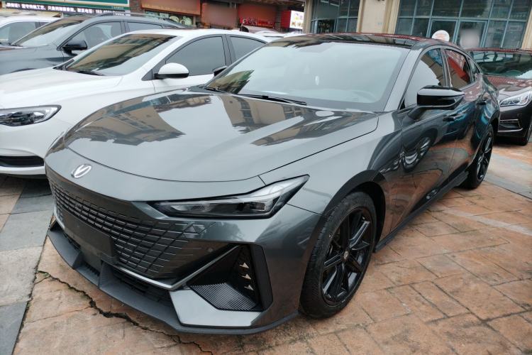 Used Changan UNI-V 2022 1.5T Prestige Version