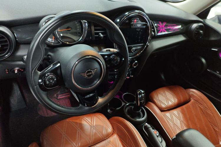 Used  MINI 2018 1.5T COOPER Artist
