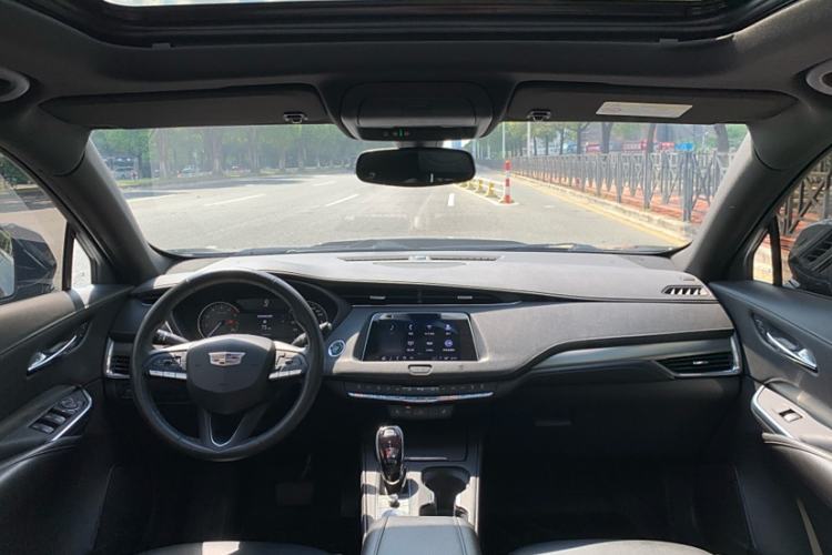 Used Cadillac XT4 2021 28T Two-Wheel Drive Luxury Version
