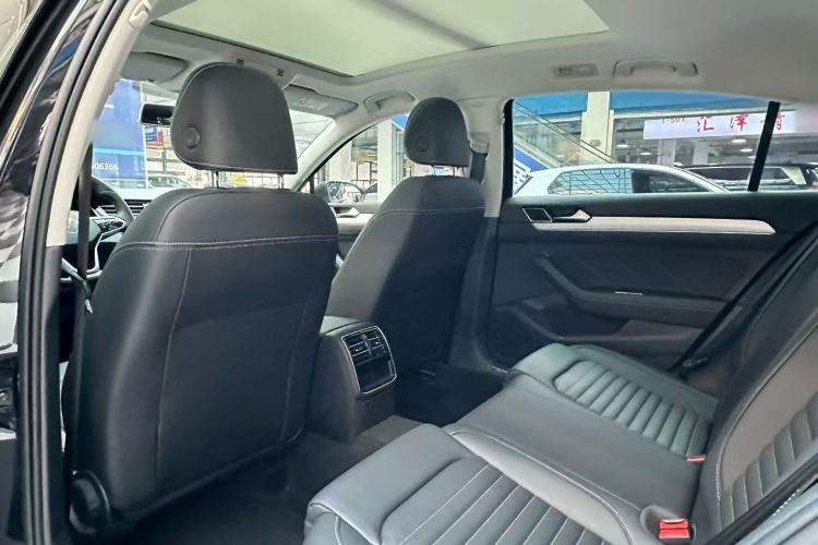 Used Volkswagen Magotan 2023 2 Million Units Limited-Edition 280TSI DSG Comfort Version
