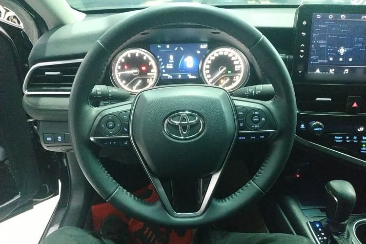 Used Toyota Camry 2023 2.0G Luxury Edition
