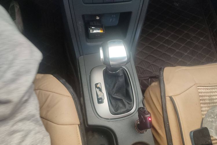 Used Roewe 350 2015 1.5L Automatic Luxury Sunroof Edition