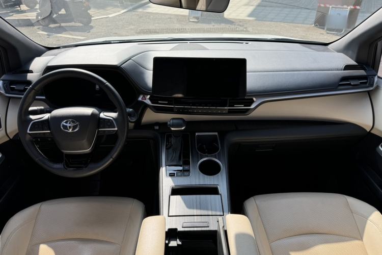 Used Toyota Granvia 2022 2.5L Hybrid Prestige Edition