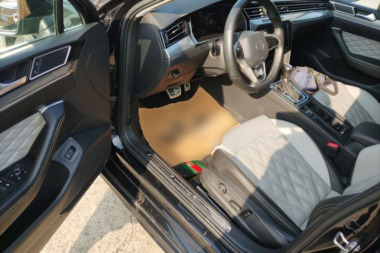 Used Volkswagen Magotan 2023 2 Million Units Limited Edition 330TSI DSG Leading Version