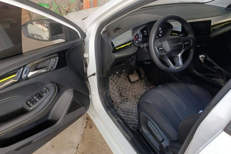 Used Roewe i5 2021 1.5L CVT Platinum Edition