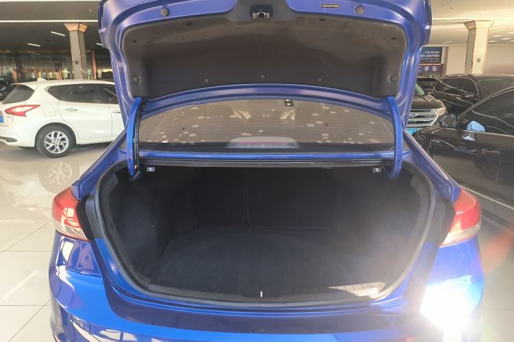 Used Hyundai Elantra 2019 1.4T Dual-Clutch Xuan Dong · Dynamic Model
