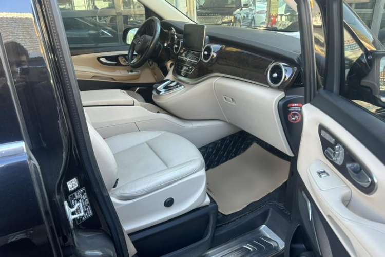 Used Mercedes-Benz V-Class 2018 V 260 L Prestige Extended Version China VI
