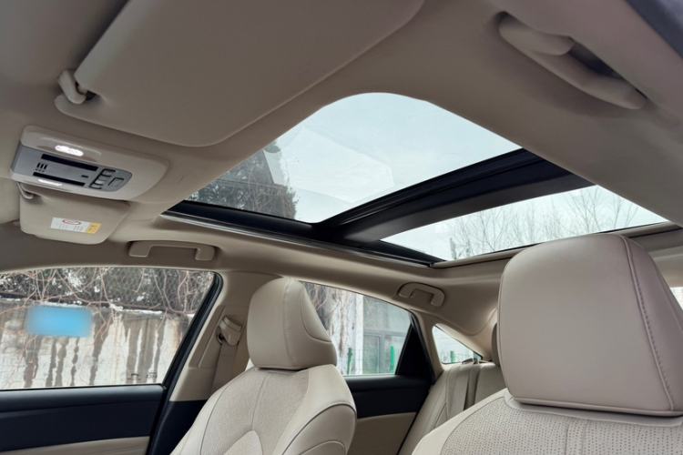 Used Toyota Avalon 2019 Dual-Engine 2.5L XLE Prestige Version China VI Standard