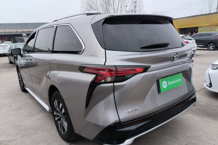 Used Toyota Granvia 2024 2.5L Hybrid Luxury Edition