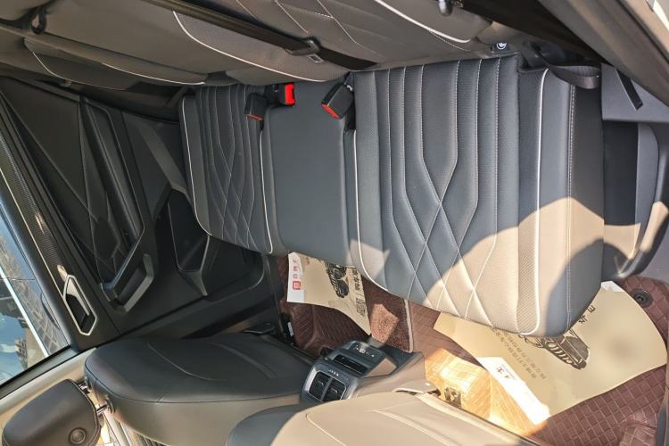 Used Volkswagen Tiguan L 2023 330TSI Automatic Two-Wheel Drive R-Line Enjoyment Edition
