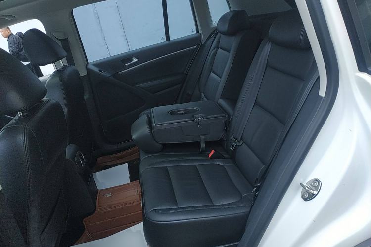 Used Volkswagen Tiguan 2015 1.8TSI Automatic All-Wheel-Drive Luxury Model
