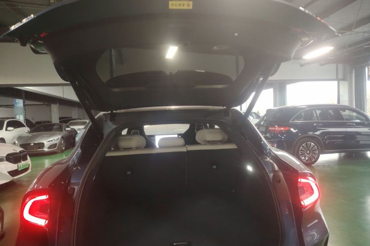 Used  YU7 2025 Ultra-Long Range High-Performance All-Wheel-Drive Max Edition