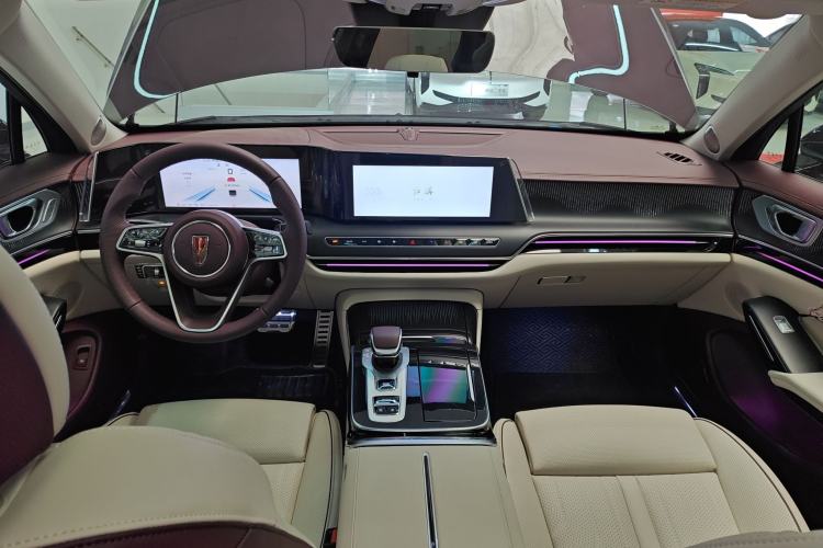 Used Hongqi H9 2025 Model Facelifted 2.0T Two-Wheel Drive Flag-Style Luxury Business Edition, 5 Seats