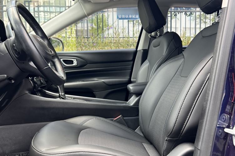 Used  Compass 2021 220T Automatic Leading Edition
