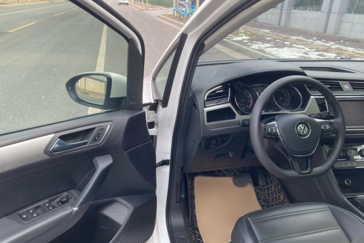 Used Volkswagen Touran 2018 Volkswagen Touran L 280TSI DSG Comfort Edition 7 Seats China VI Standard