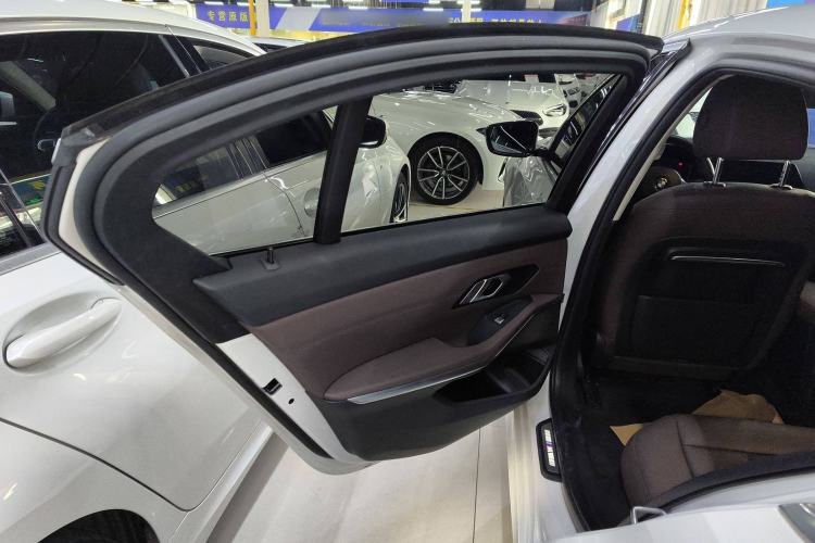 Used BMW 3 Series 2021 Restyled 325Li M Sport Package
