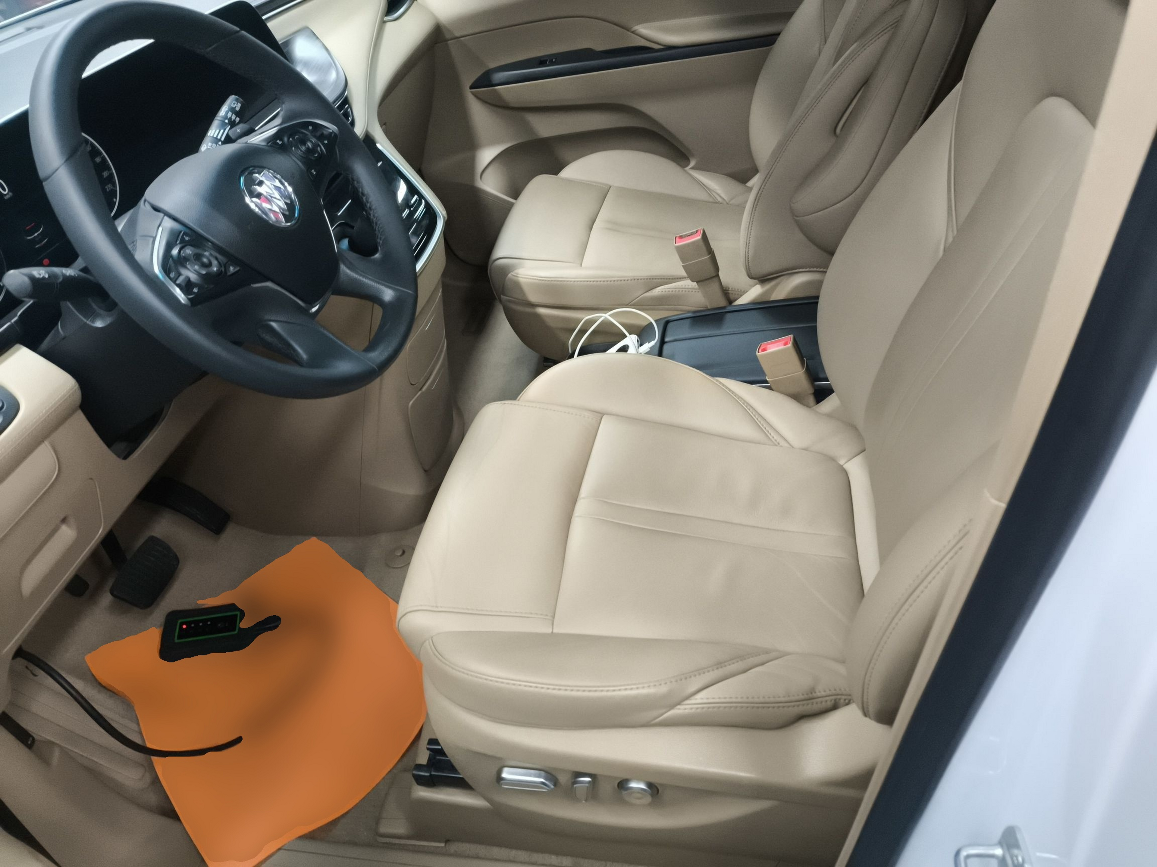 Переднее сиденье в автомобиле