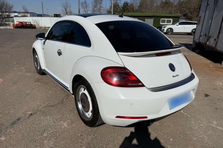 Used Volkswagen Beetle 2015 180TSI model
