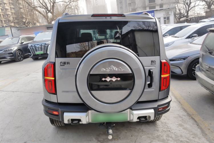 Used  Leopard 5 2023 Explore Edition