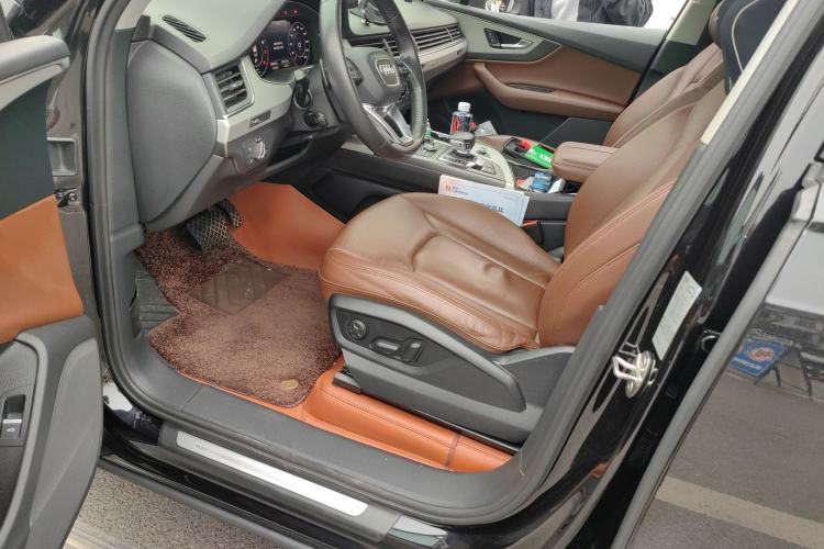 Used Audi Q7 2018 40 TFSI Comfort Model