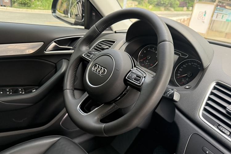 Used Audi Q3 2013 35 TFSI quattro Luxury Model
