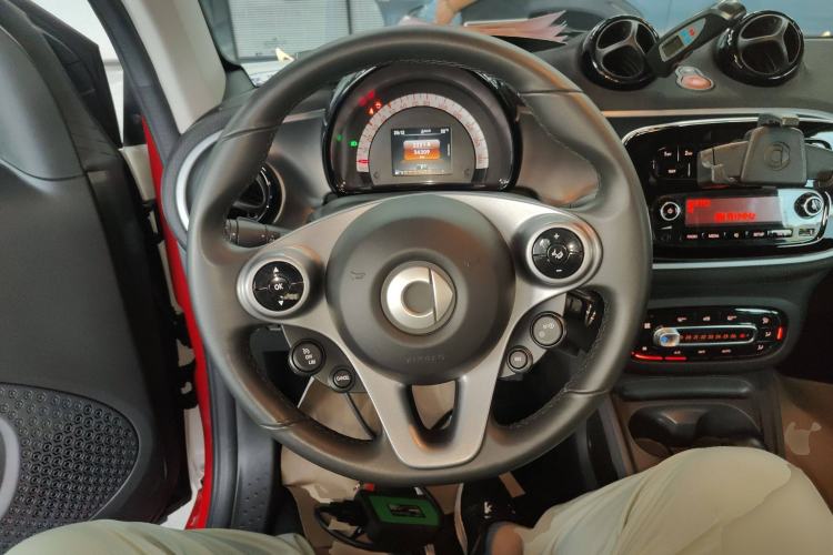 Used  fortwo 2019 0.9T 66kW Hardtop Wind Power Edition China VI
