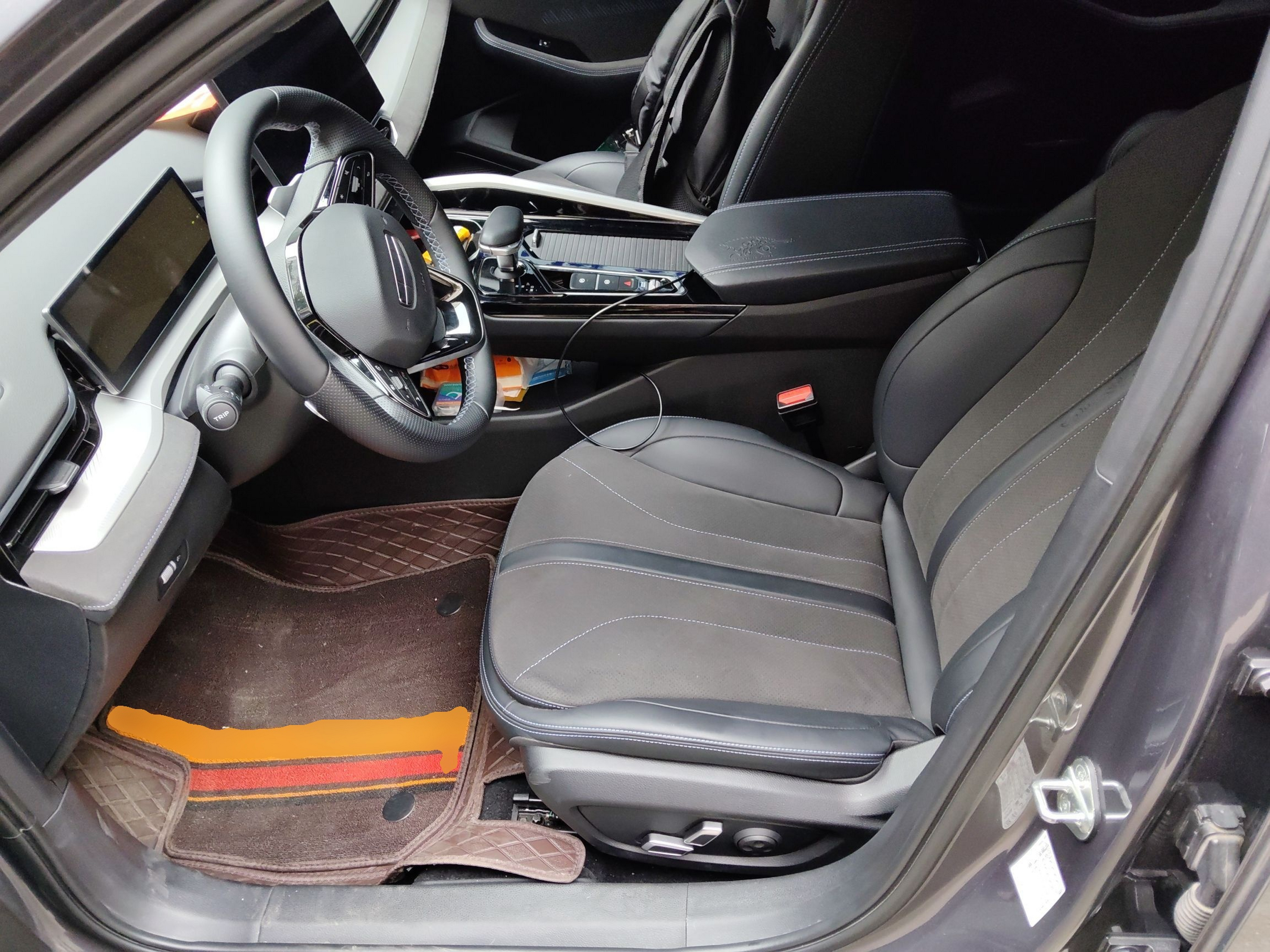 Переднее сиденье в автомобиле