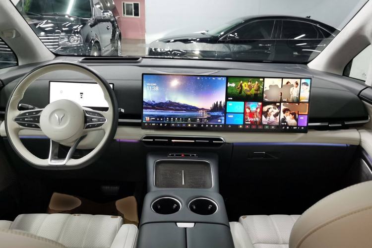 Used VOYAH Dream 2025 PHEV Four-Wheel-Drive Flagship Kunpeng Edition
