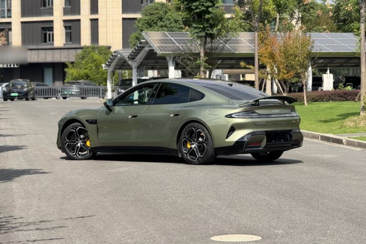 Used  SU7 2024 Four-Wheel Drive Ultra-Long Range Advanced Intelligent Driving Max Edition
