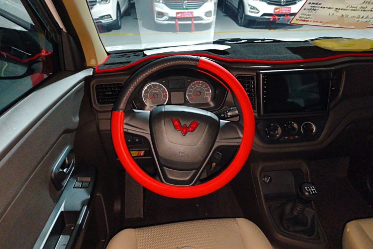 Used Wuling Hongguang V 2022 1.5L Jingqu Edition Electric-Assist LAR
