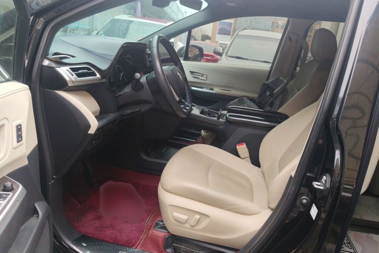 Used Toyota Granvia 2023 2.5L Hybrid Prestige PLUS Edition
