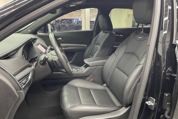 Used Cadillac XT4 2021 28T Two-Wheel Drive Leading Version
