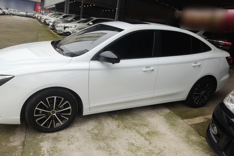 Used Roewe i5 2021 1.5L CVT Diamond Edition
