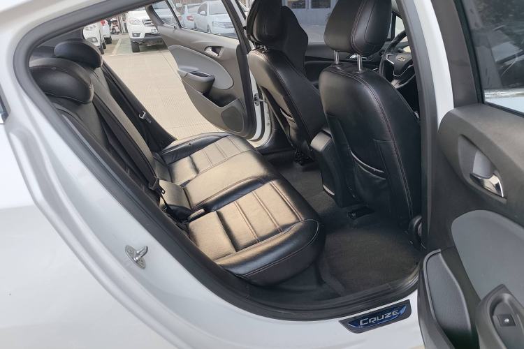 Used Chevrolet Cruze 2017 1.5L Automatic Pioneer Sunroof Edition