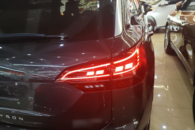 Used Volkswagen Tayron 2021 380TSI All-Wheel Drive R-Line Connected Version
