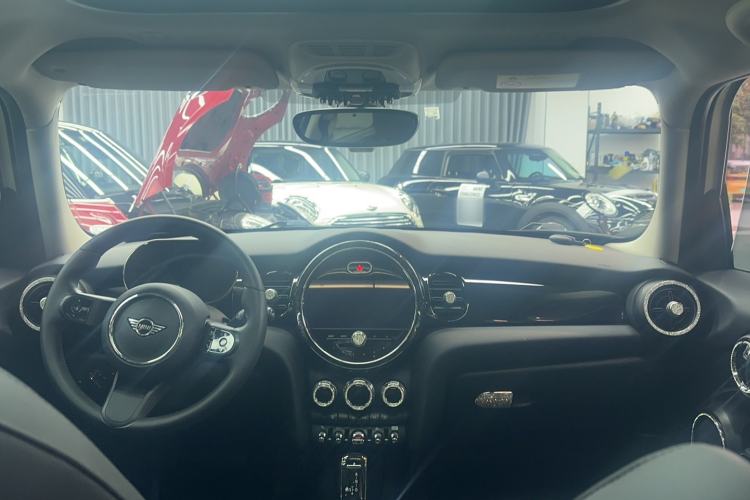 Used  MINI 2022 1.5T COOPER Classic Edition Five-Door Version
