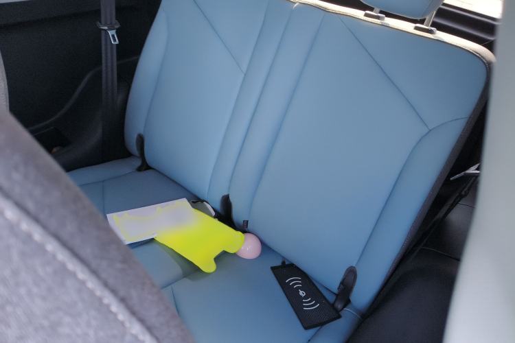 Used Chery Little Ant 2022 Sweet Pink Edition Full Sugar Version Lithium Iron Phosphate 29.2 kWh 30 kW 301 km