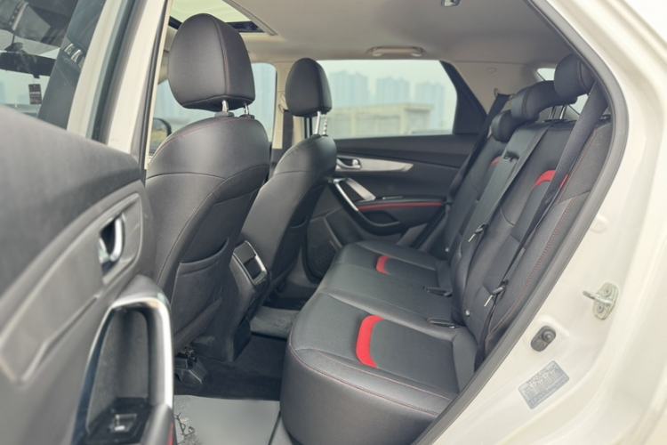 Used Changan CS55 2019 1.5T Manual Colorful Model China VI Standard
