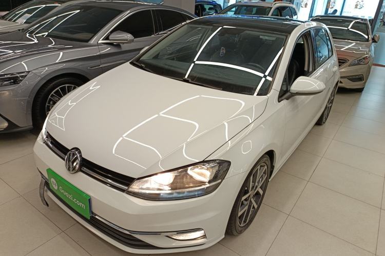 Used Volkswagen Golf 2018 230TSI Automatic Luxury Version
