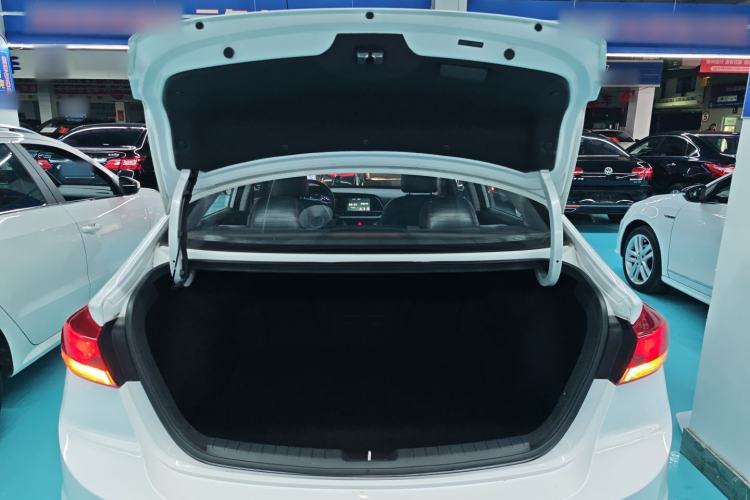 Used Hyundai Elantra (6th Generation / Lingdong) 2016 1.6L Automatic ZhiXuan – Elite Version