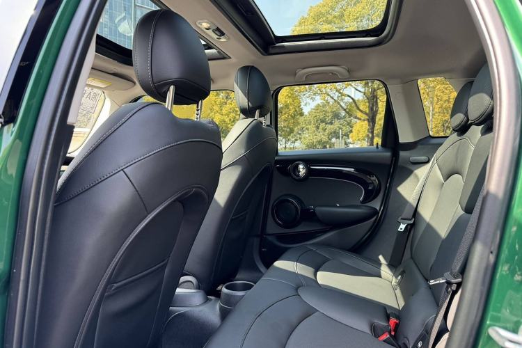 Used  MINI 2022 Updated 1.5T COOPER Classic Edition Five-Door Version
