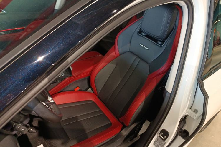 Used Hongqi HS3 2023 1.5T Two-Wheel Drive Shanwei Edition
