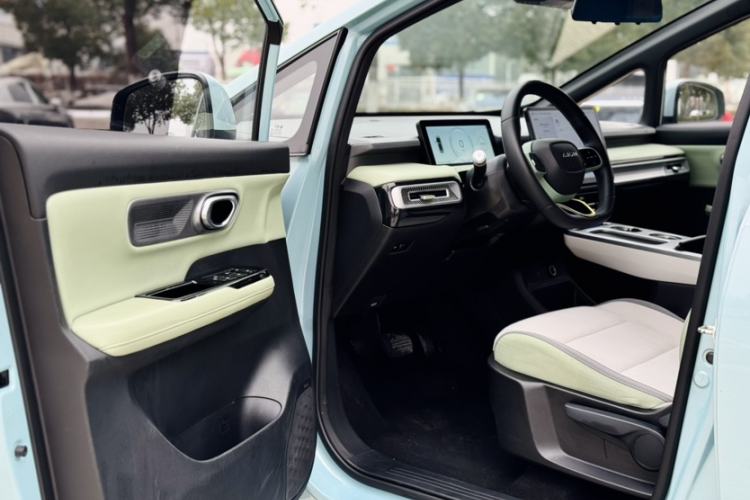 Used AION Y 2023 Younger