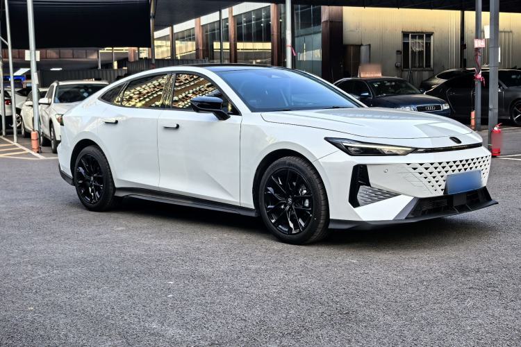 Used Changan UNI-V 2024 1.5T Prestige Edition