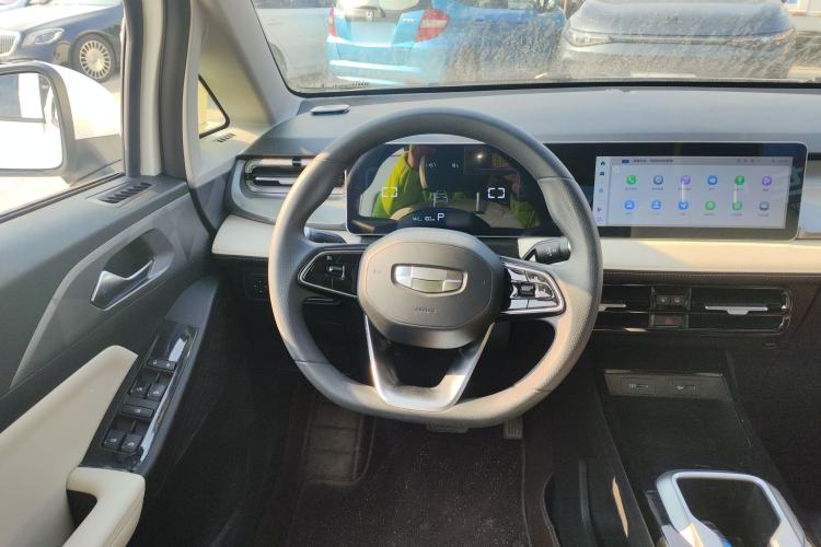 Used Geometry E Firefly 2024 301km Starlight
