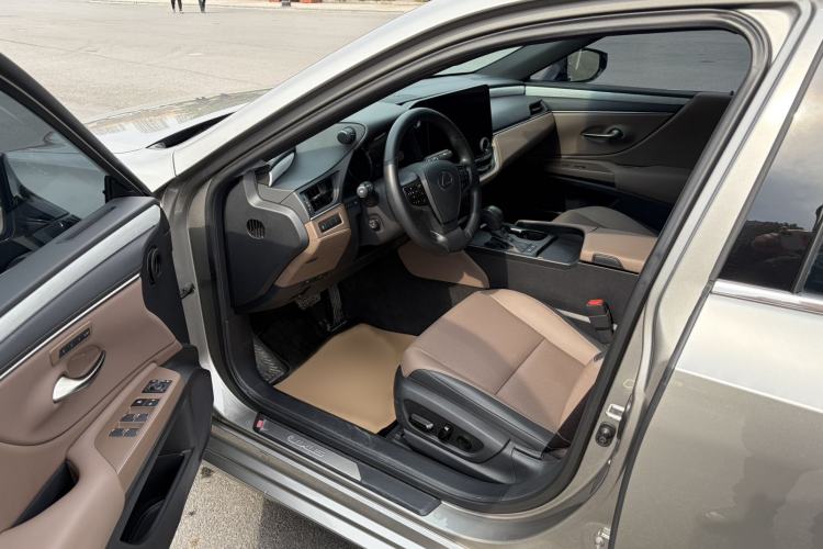 Used Lexus ES 2025 200 Premium Edition
