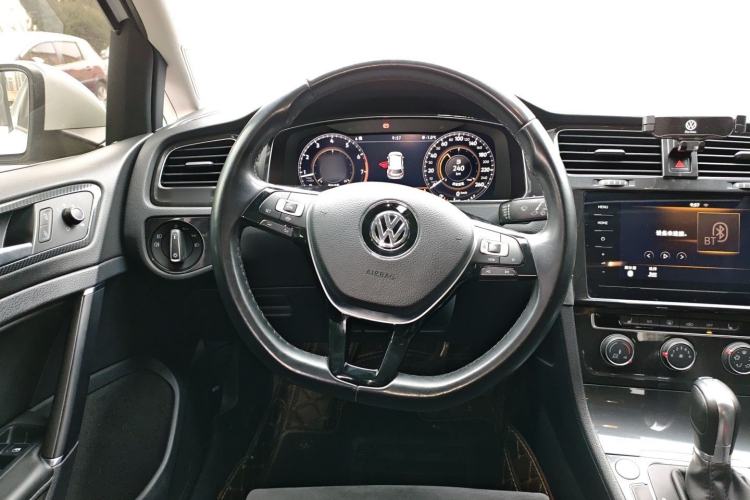 Used Volkswagen Golf 2020 Zhiai Edition 280TSI DSG Luxury Model
