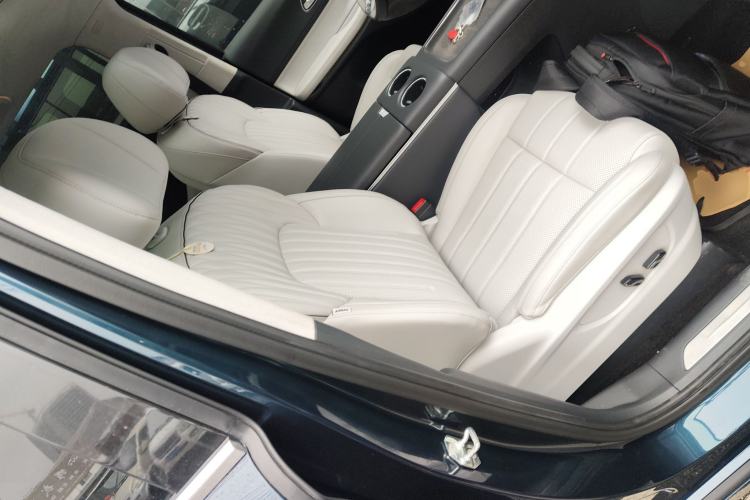 Used VOYAH Dream 2025 PHEV Four-Wheel-Drive Flagship Kunpeng Edition
